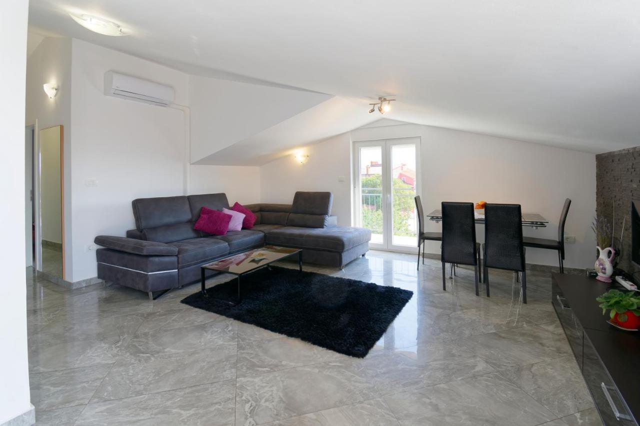 Apartments Goran By Rent Istria Ουμάγκ Εξωτερικό φωτογραφία
