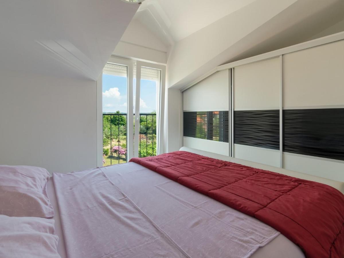 Apartments Goran By Rent Istria Ουμάγκ Εξωτερικό φωτογραφία